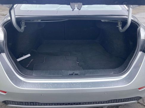Used 2022 Nissan Sentra SV FWD image 14
