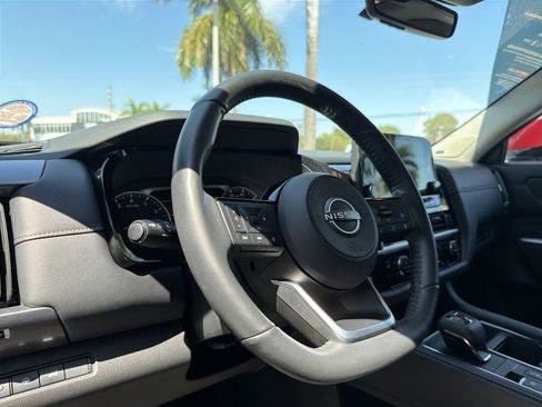 Used 2024 Nissan Pathfinder SL w/ SL Premium Package FWD image 23