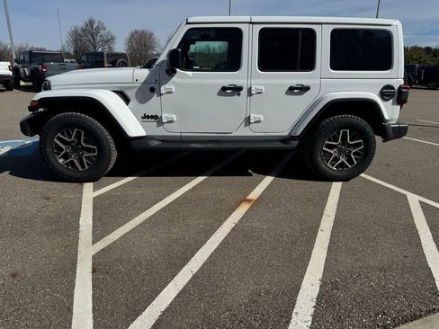New 2026 Jeep Wrangler Unlimited Sahara AWD/4WD image 6