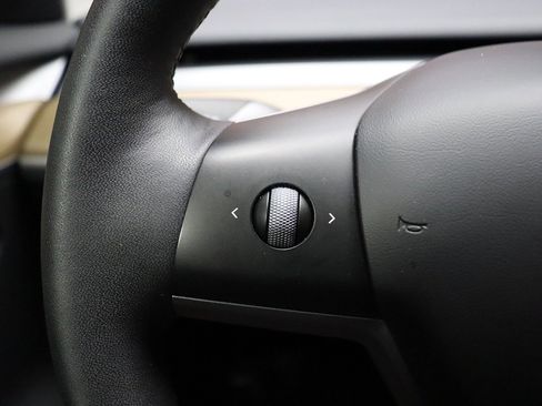 Used 2023 Tesla Model 3 Standard Range image 41