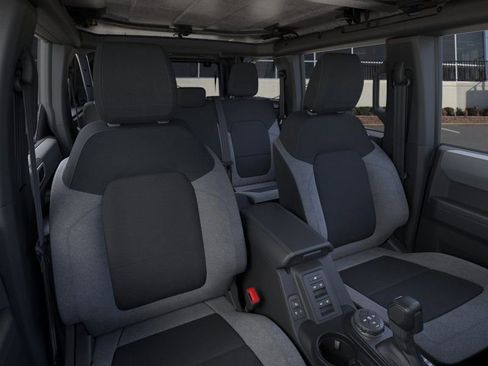 New 2025 Ford Bronco Base image 10
