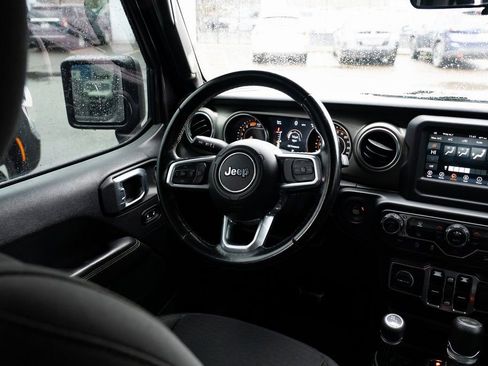 Used 2020 Jeep Wrangler Unlimited Sahara AWD/4WD image 9