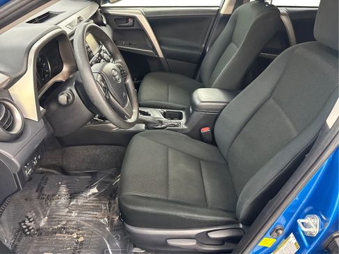 Used 2018 Toyota RAV4 LE w/ All Weather Liner Package AWD/4WD image 13