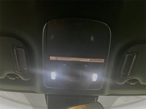 Used 2025 Toyota Camry SE image 19