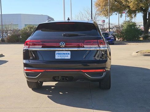 Used 2024 Volkswagen Atlas Cross Sport SE image 6