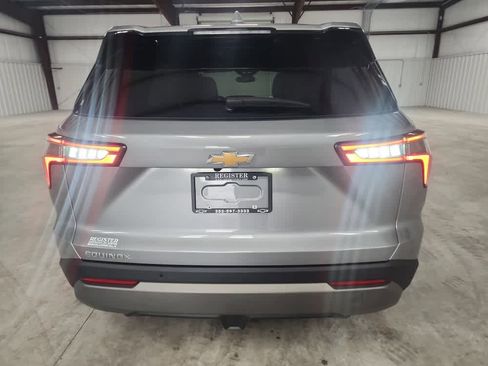 Used 2025 Chevrolet Equinox LT image 4