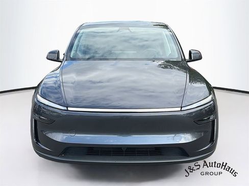 Used 2026 Tesla Model Y Long Range AWD/4WD image 2