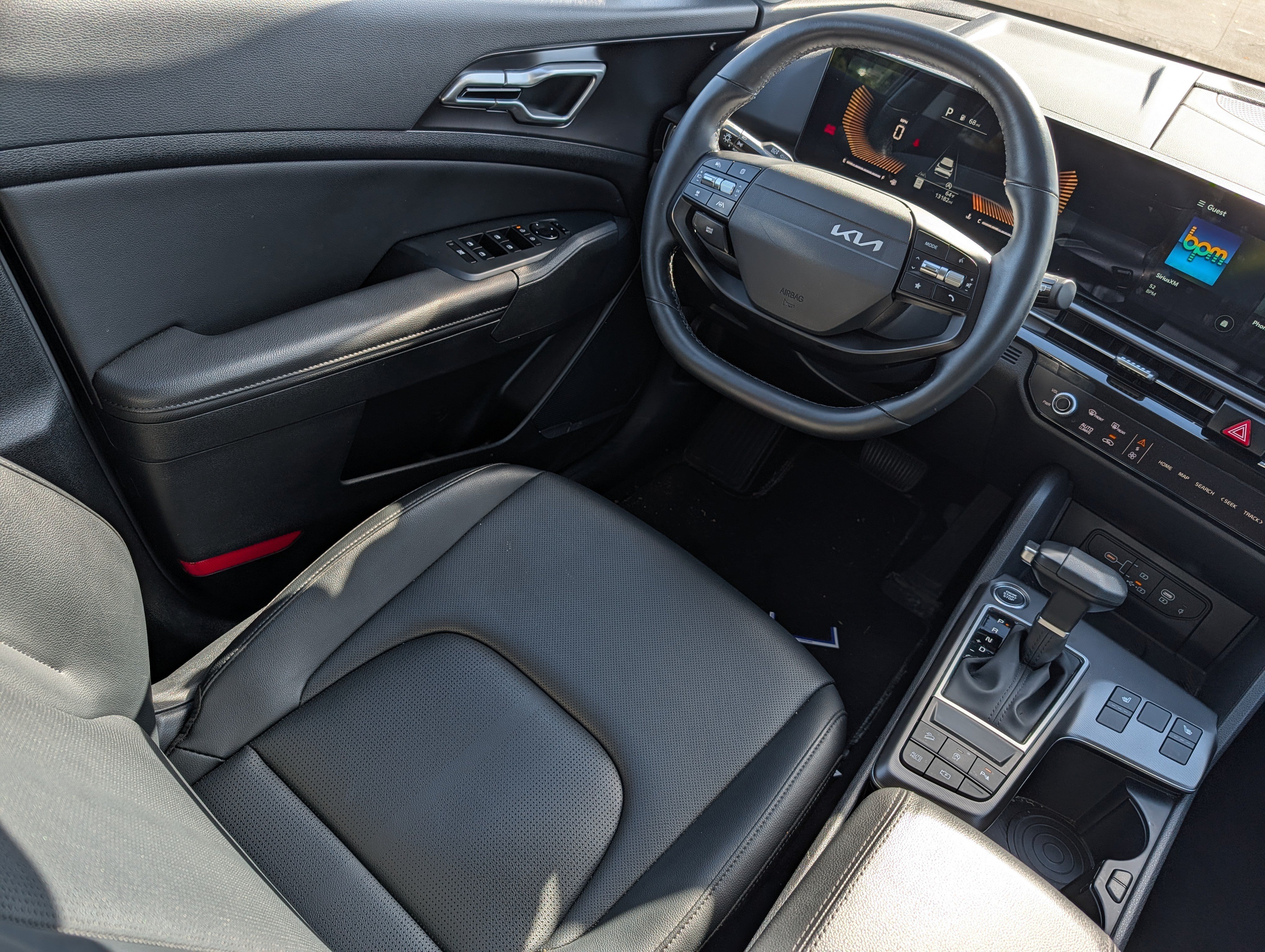 Certified 2026 Kia Sportage EX FWD image 9
