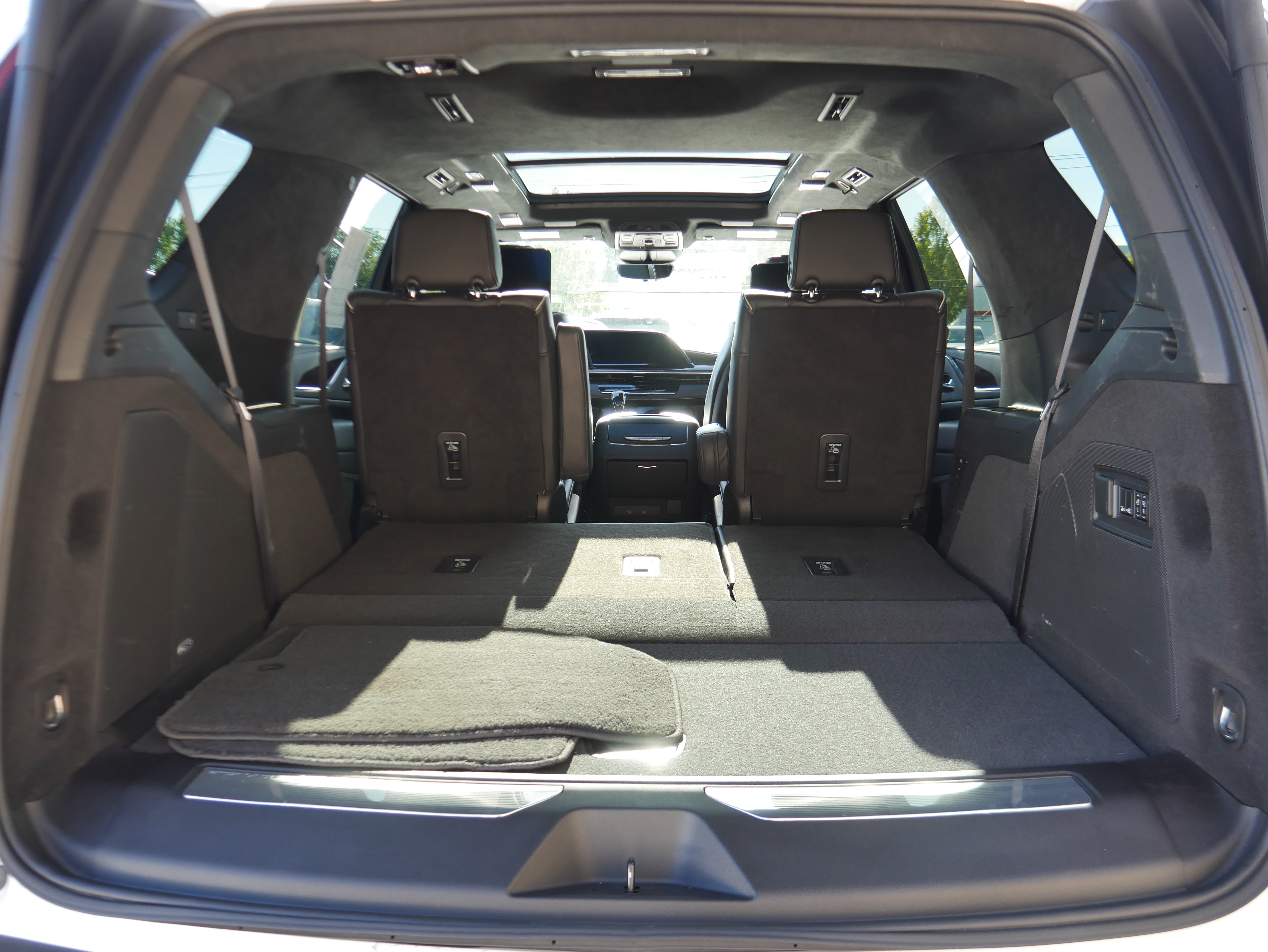 Certified 2023 Cadillac Escalade Premium Luxury Platinum AWD/4WD image 8