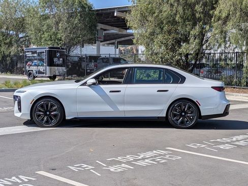 Used 2023 BMW 740i w/ Parking Assistance Package RWD image 5