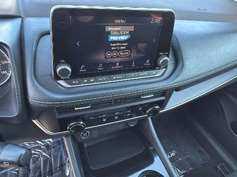 Used 2023 Nissan Rogue S AWD/4WD image 15