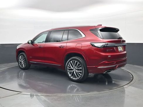 Used 2025 Buick Enclave Avenir image 7