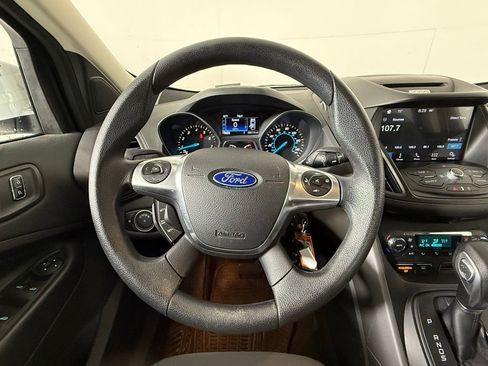 Used 2016 Ford Escape SE w/ Equipment Group 201A image 3