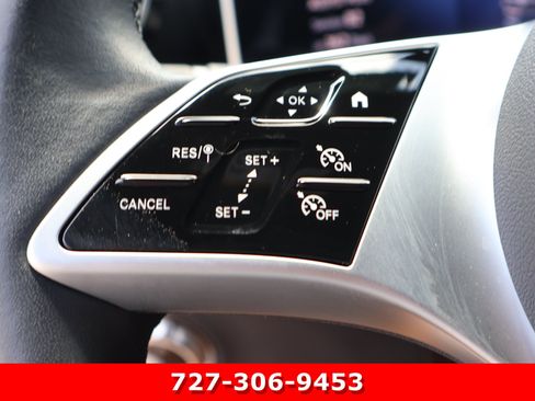 Used 2025 Mercedes-Benz GLC 300 image 27