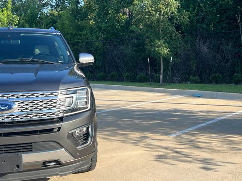 Used 2021 Ford Expedition Platinum AWD/4WD image 3