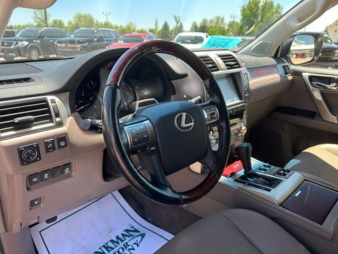 Used 2017 Lexus GX 460 Luxury AWD/4WD image 12
