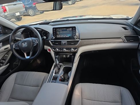 Used 2018 Honda Accord Touring image 12