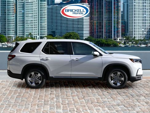 New 2025 Honda Pilot EX-L image 3