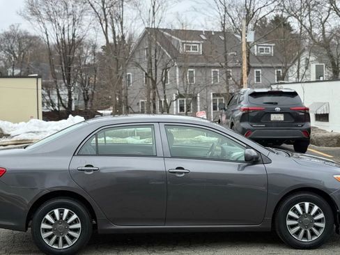 Used 2010 Toyota Corolla S image 9