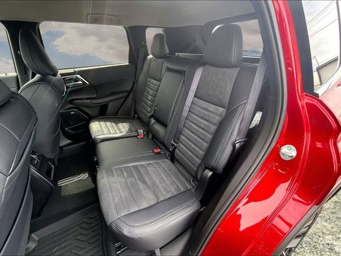 New 2026 Mitsubishi Outlander FWD image 10
