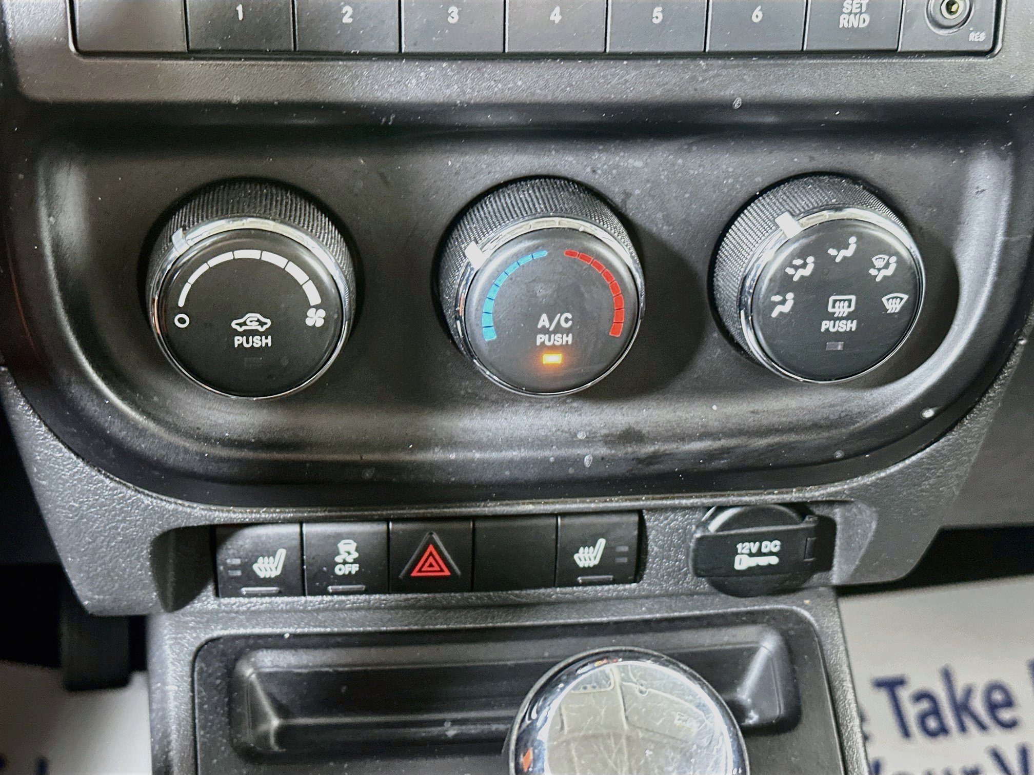 Used 2014 Jeep Patriot Latitude FWD image 14
