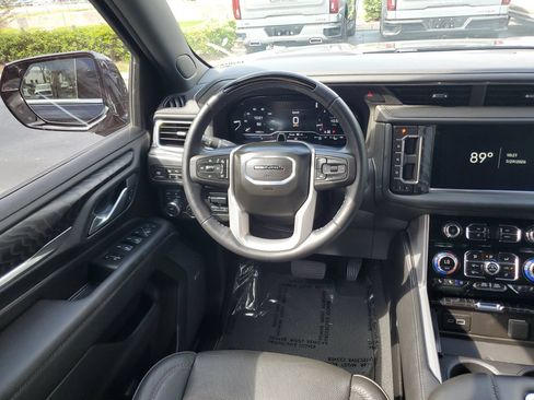 Used 2024 GMC Yukon Denali w/ Advanced Technology Package AWD/4WD image 13