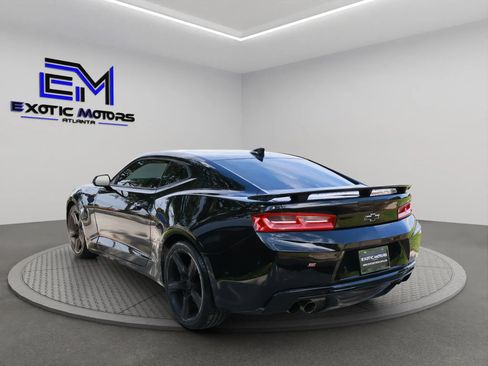 Used 2016 Chevrolet Camaro SS image 2
