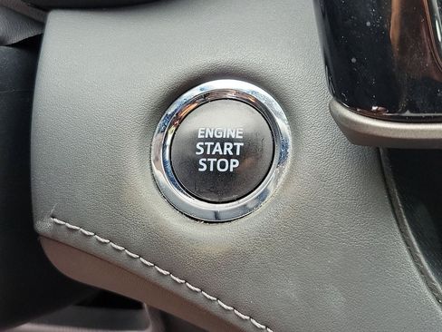 Used 2023 Toyota Highlander LE FWD image 31