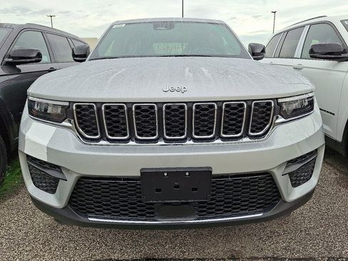 New 2026 Jeep Grand Cherokee Laredo X AWD/4WD image 2