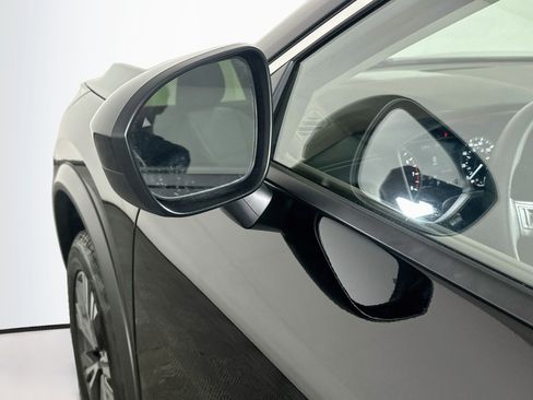 Used 2023 Nissan Rogue SV AWD/4WD image 16