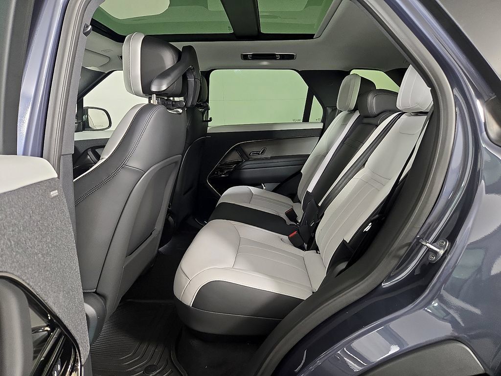 New 2026 Land Rover Range Rover Sport Dynamic SE AWD/4WD image 7