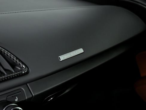 Used 2017 Audi R8 V10 w/ Ceramic Brake Package image 37