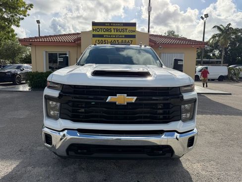 Used 2024 Chevrolet Silverado 3500 W/T AWD/4WD image 10