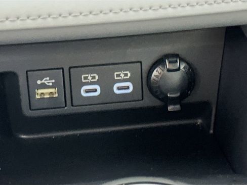 Used 2023 Toyota Highlander XLE image 31