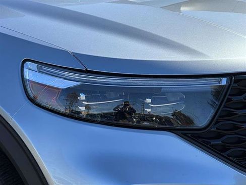 Used 2022 Ford Explorer ST w/ ST Street Pack image 8