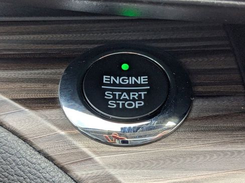 Used 2020 Ford Explorer Limited image 33