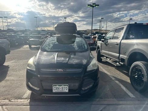 Used 2016 Ford Escape SE AWD/4WD image 2
