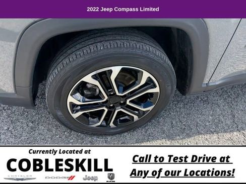 Used 2022 Jeep Compass Limited image 12