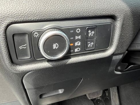 Used 2024 Ford Explorer XLT w/ Equipment Group 202A RWD image 12