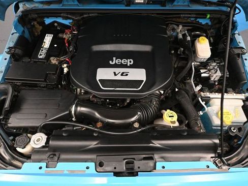 Used 2018 Jeep Wrangler Unlimited Sahara image 43