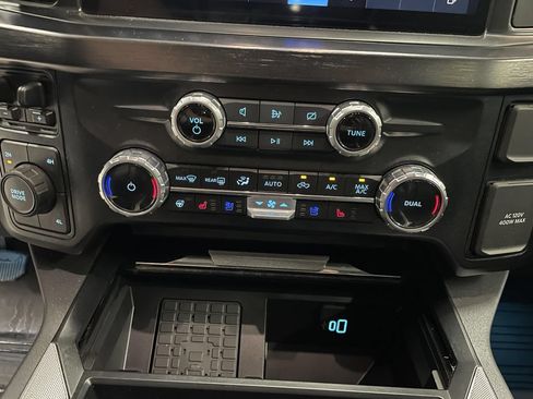 Used 2023 Ford F350 Lariat w/ Lariat Ultimate Package AWD/4WD image 17