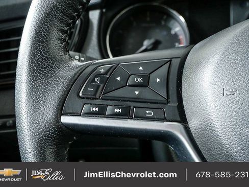 Used 2020 Nissan Rogue SV image 11