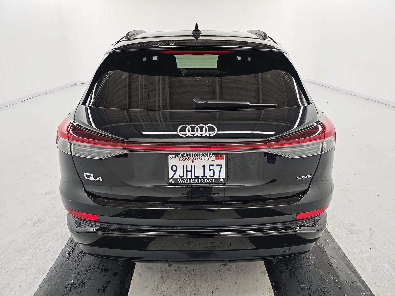 Used 2023 Audi Q4 e-tron Premium Plus w/ Premium Plus AWD/4WD image 5