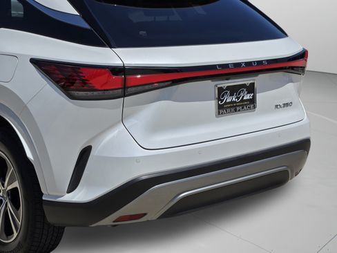Used 2025 Lexus RX 350 Premium w/ Accessory Package (Z1) FWD image 39