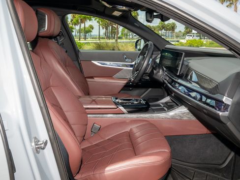 Used 2023 BMW 740i w/ Parking Assistance Package RWD image 28