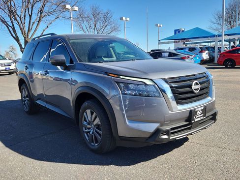 Used 2023 Nissan Pathfinder SV w/ Cargo Package image 7