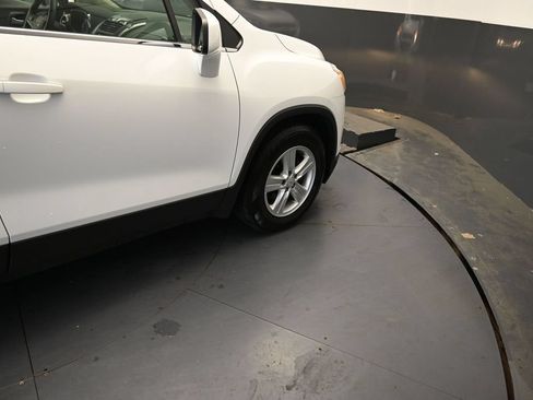 Used 2016 Chevrolet Trax LT w/ LT Convenience Package FWD image 23