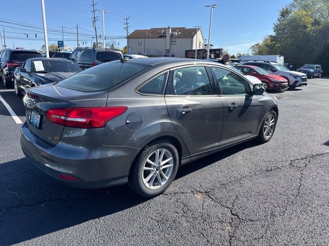 Used 2018 Ford Focus SE FWD image 6