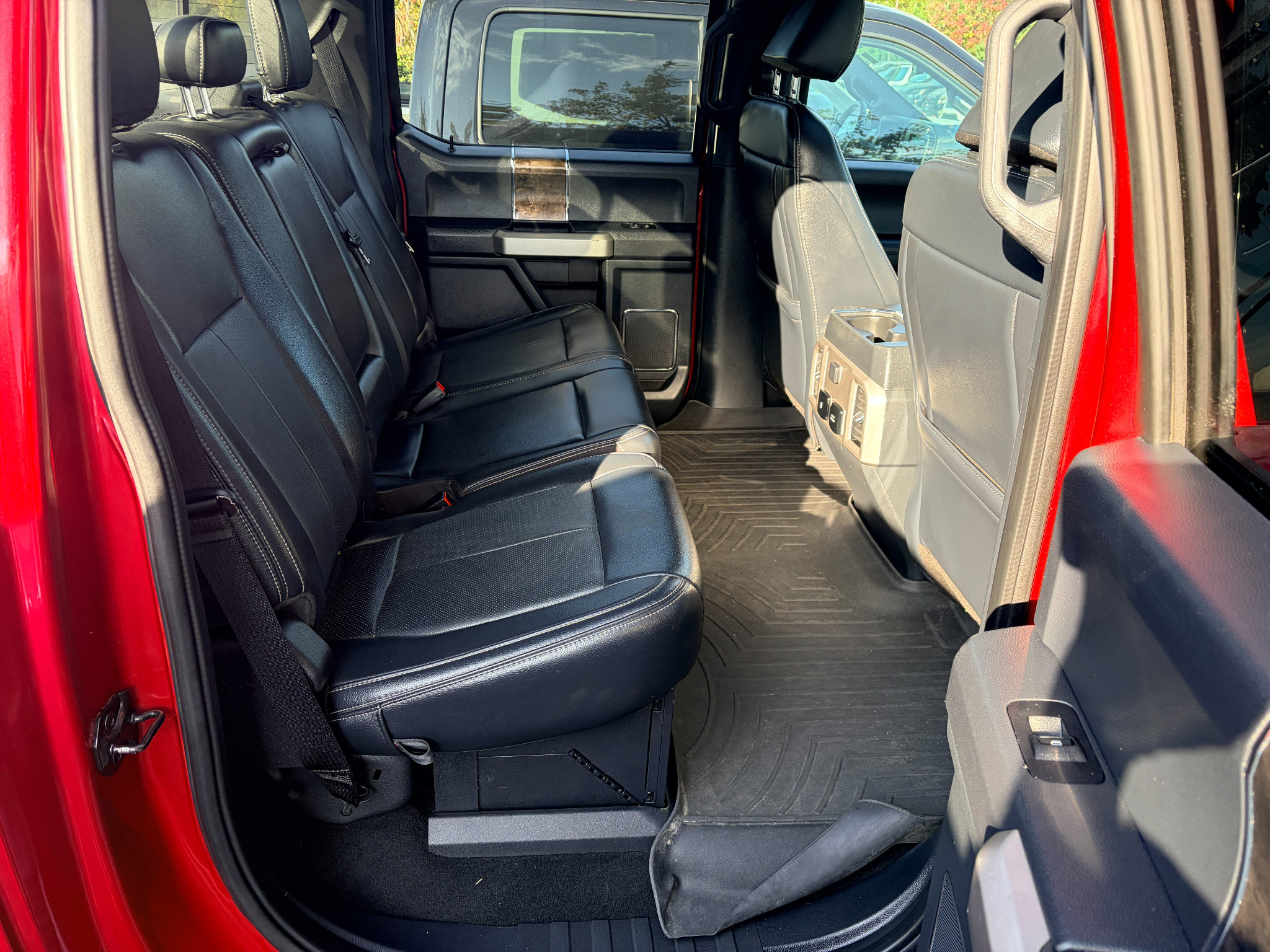 Used 2022 Ford F250 Lariat w/ Lariat Ultimate Package AWD/4WD image 24