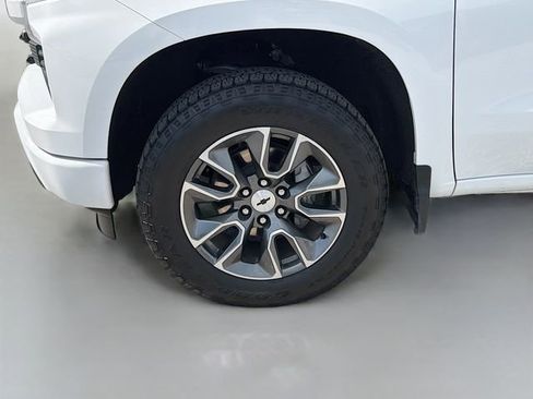 Used 2024 Chevrolet Silverado 1500 RST AWD/4WD image 38